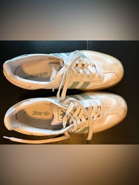 adidas White Sneakers with Mint Stripes Size 9